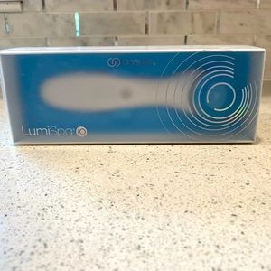 NWB ageLOC Nu Skin LumiSpa iO Cleansing Device